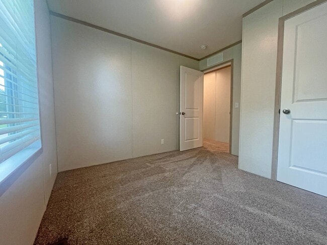 Building Photo - 2404 N 8th St