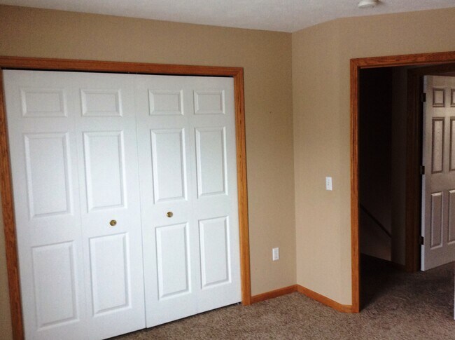 Building Photo - 1288 Waterbury Dr