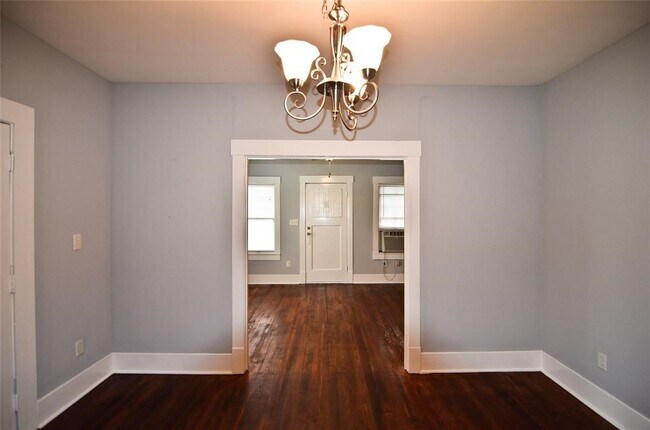 Building Photo - 1905 Stevens St