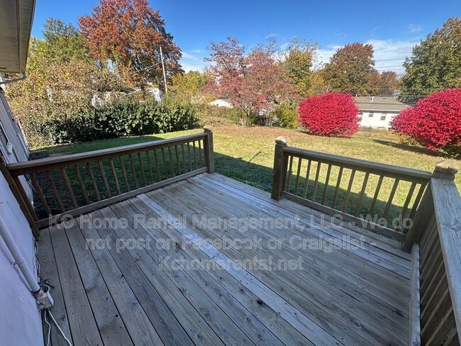 Building Photo - 5216 NE 44th St