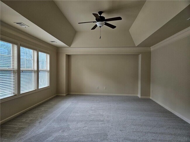 Building Photo - 3155 Stonecrest Dr