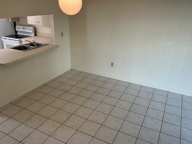 Building Photo - 411 E Park St