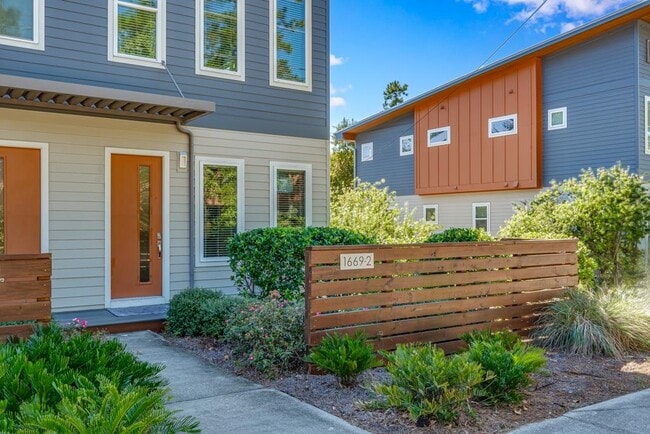 Building Photo - 1701 Metropolitan Blvd