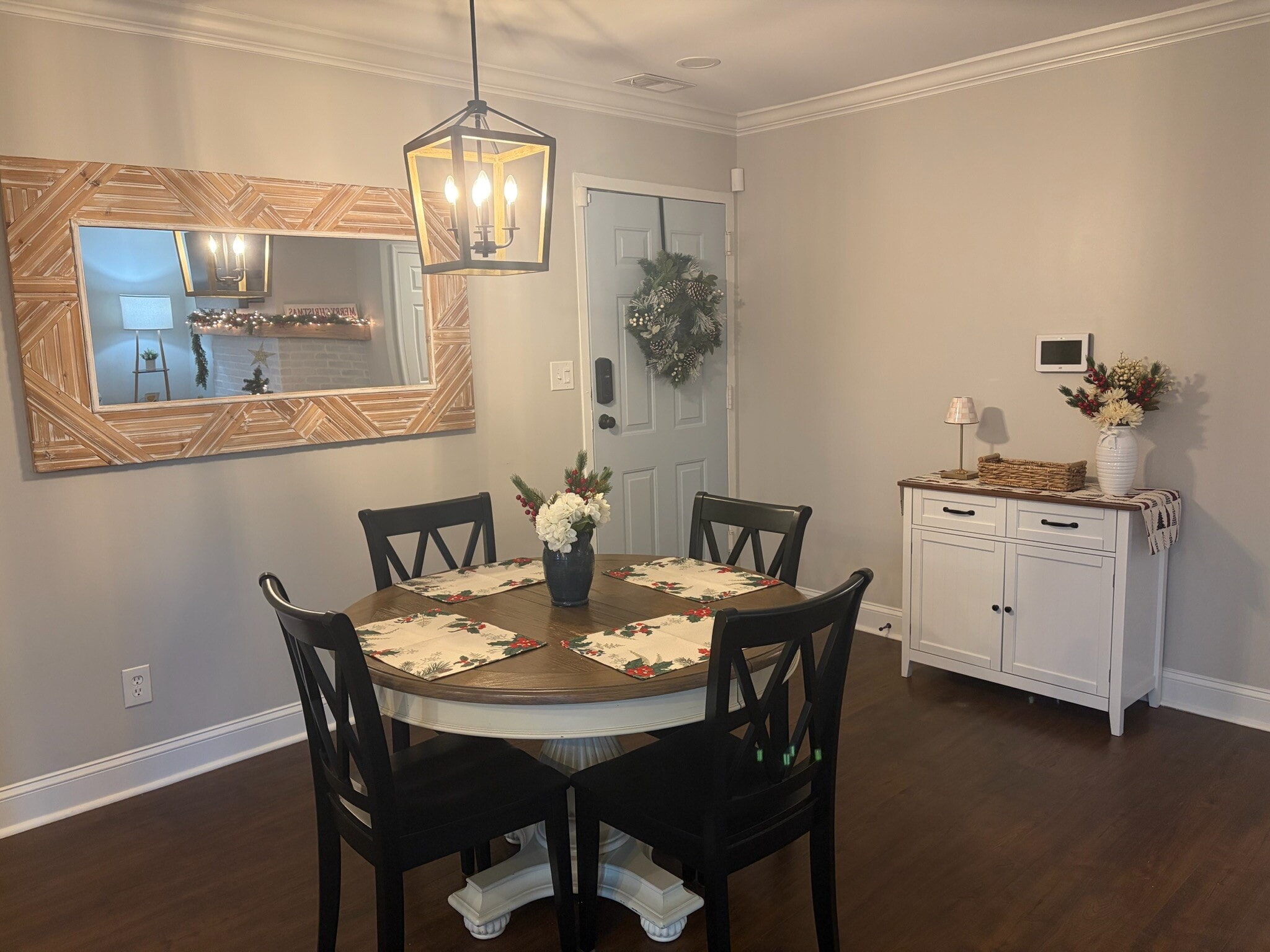 Building Photo - 7602 Lakeside Village Dr