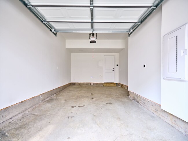 Building Photo - 16076 Frederick Rd