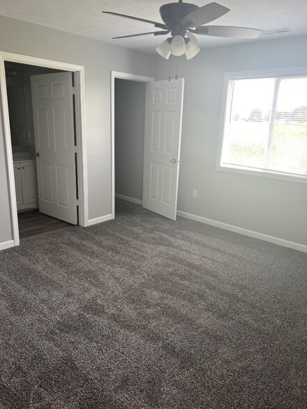 Building Photo - 109 Makayla Ave