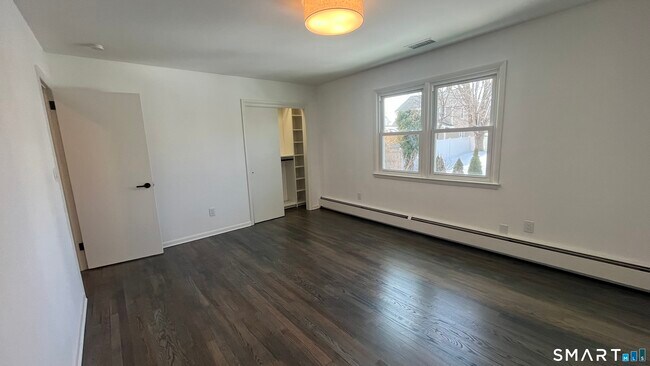 Building Photo - 34 Keith St