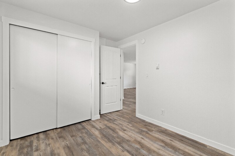 Building Photo - 813 Woodford Ave N