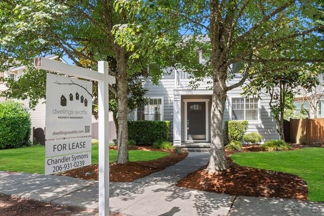 Building Photo - Immaculate Redmond Ridge Air-Conditioned B...