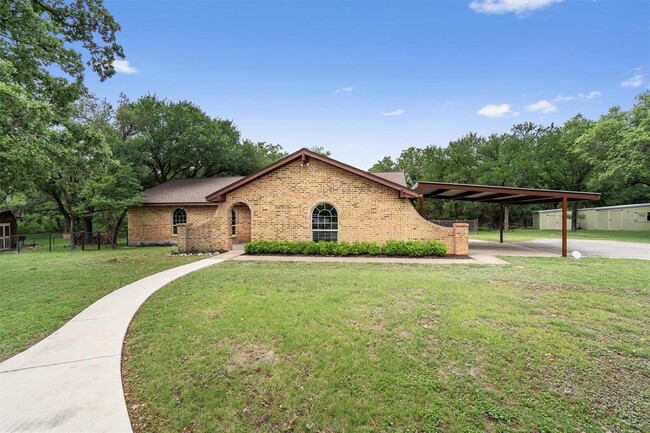 Building Photo - 203 Serenada Dr