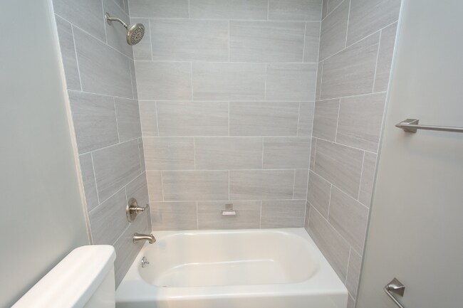 Building Photo - 1518 McKay Ave