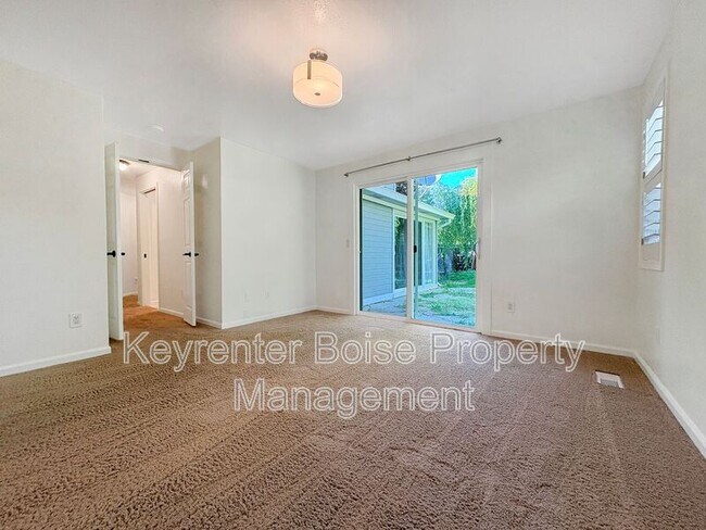 Building Photo - 6503 W Baron Dr