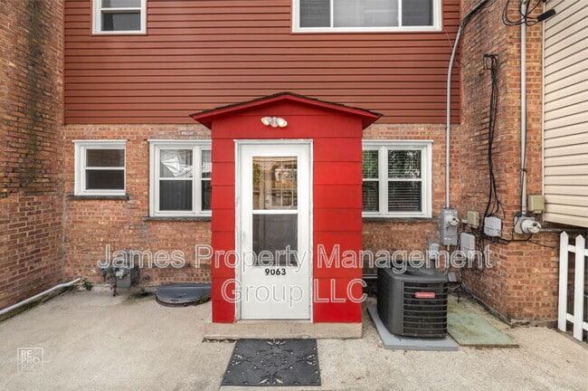 Building Photo - 9063 N Clifton Ave