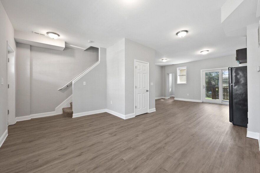 Building Photo - 665 Dumbarton Ave