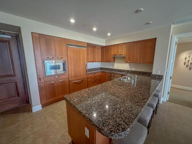 Building Photo - 5068 Scholarship