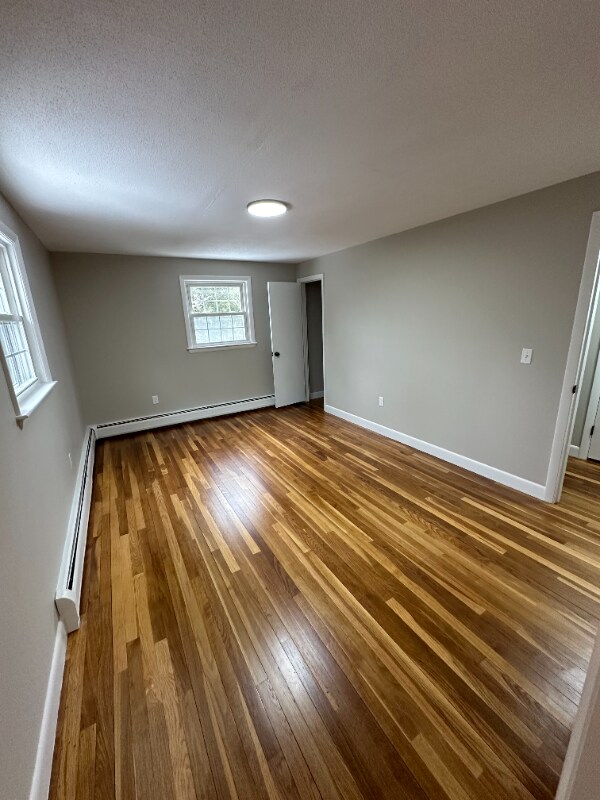 Building Photo - 285 Pinewood Dr
