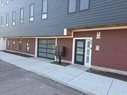 Building Photo - 64 Tolman St