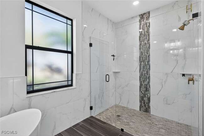 Building Photo - 332 SW 26th St