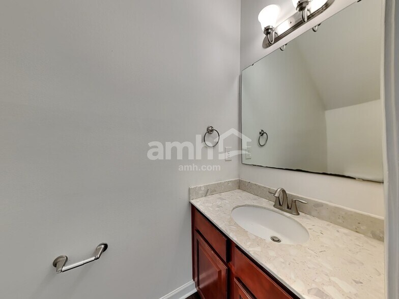 Building Photo - 2568 Fiddlers Glenn Dr