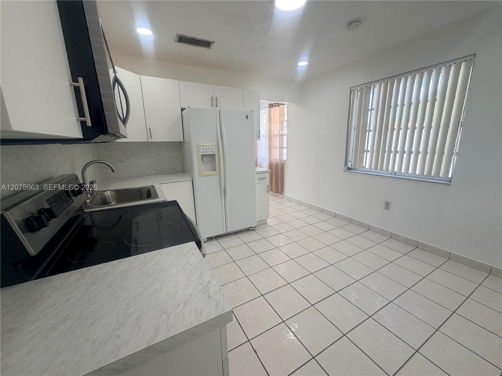 Building Photo - 3821 SW 89th Ct