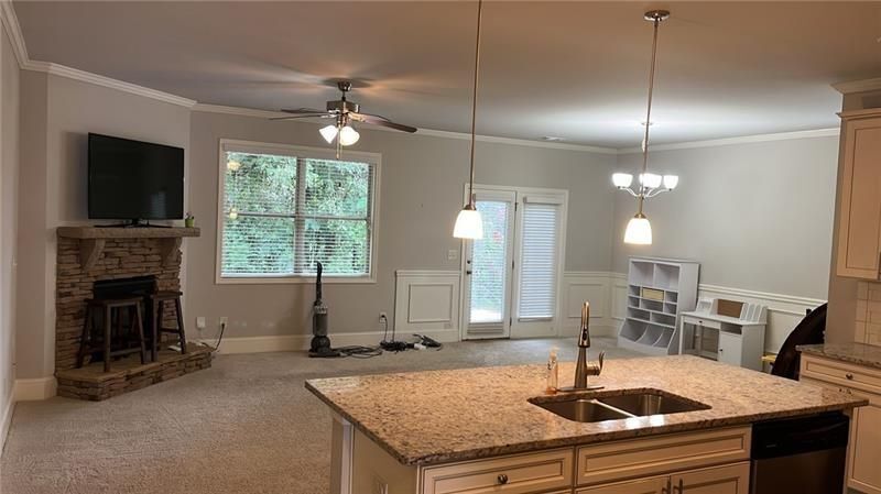 Building Photo - 4085 Huron Dr