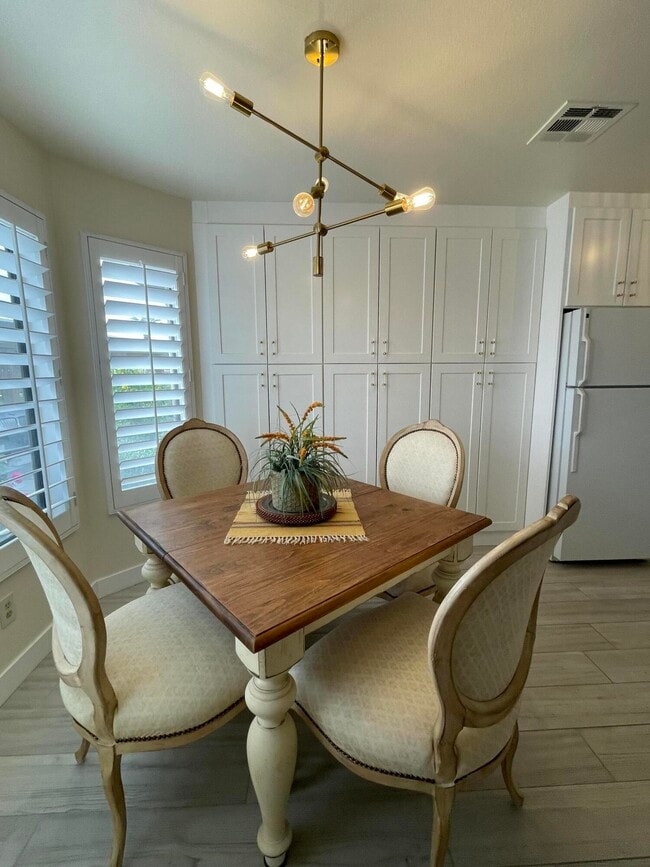 Building Photo - 40880 Whirling Wind Dr