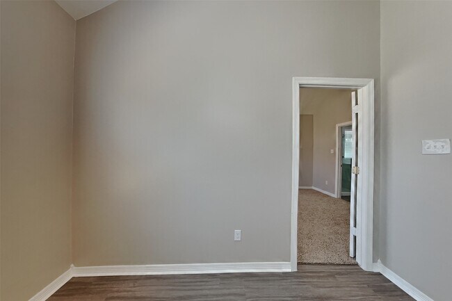 Building Photo - 5219 Whitebridge Ln