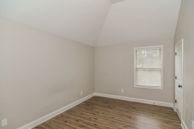 Building Photo - 1233 Catawba Way