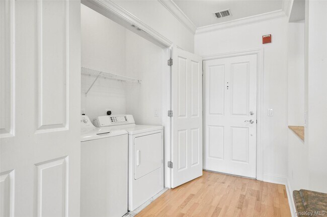 Building Photo - 55 1st St