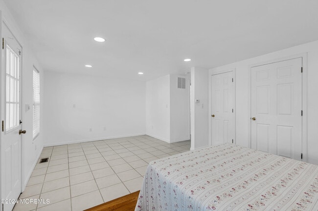 Building Photo - 509 8th Ave