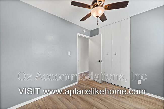 Building Photo - 3310 Iroquois Ln