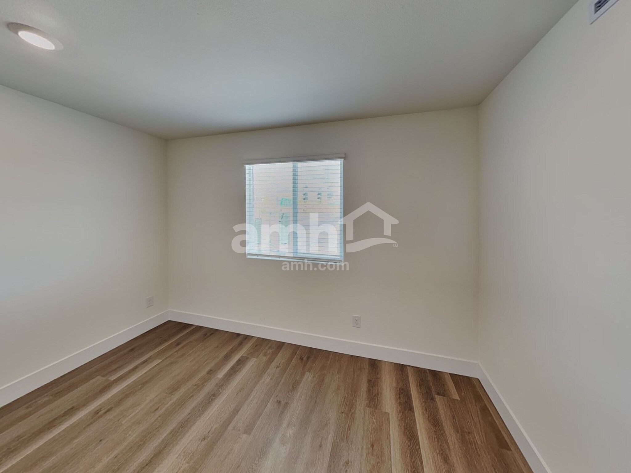 Building Photo - 7794 Hickory King Ave