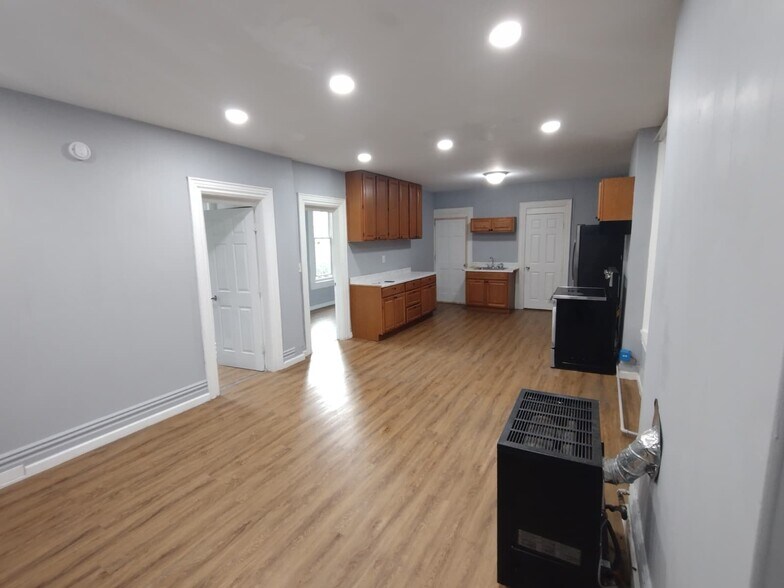 Building Photo - 3159 6th Ave