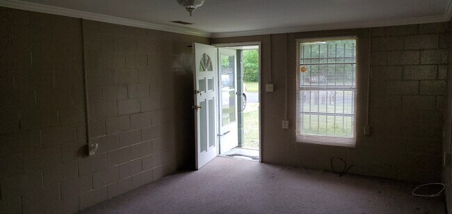 Building Photo - McCray A