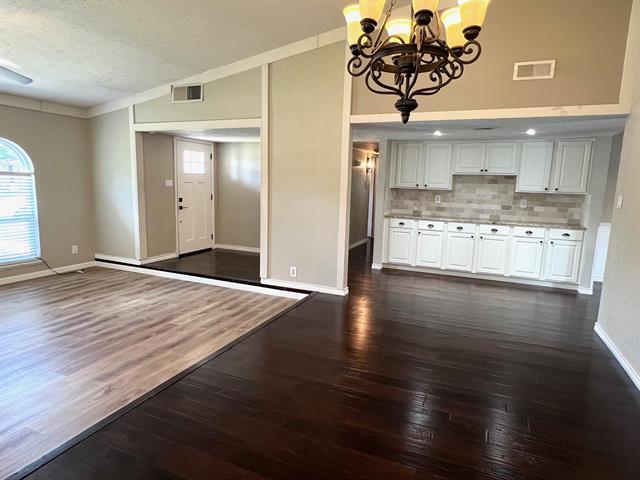 Building Photo - 1208 Crestwood Ct