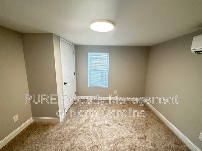 Building Photo - 3345 E Ridge Rd