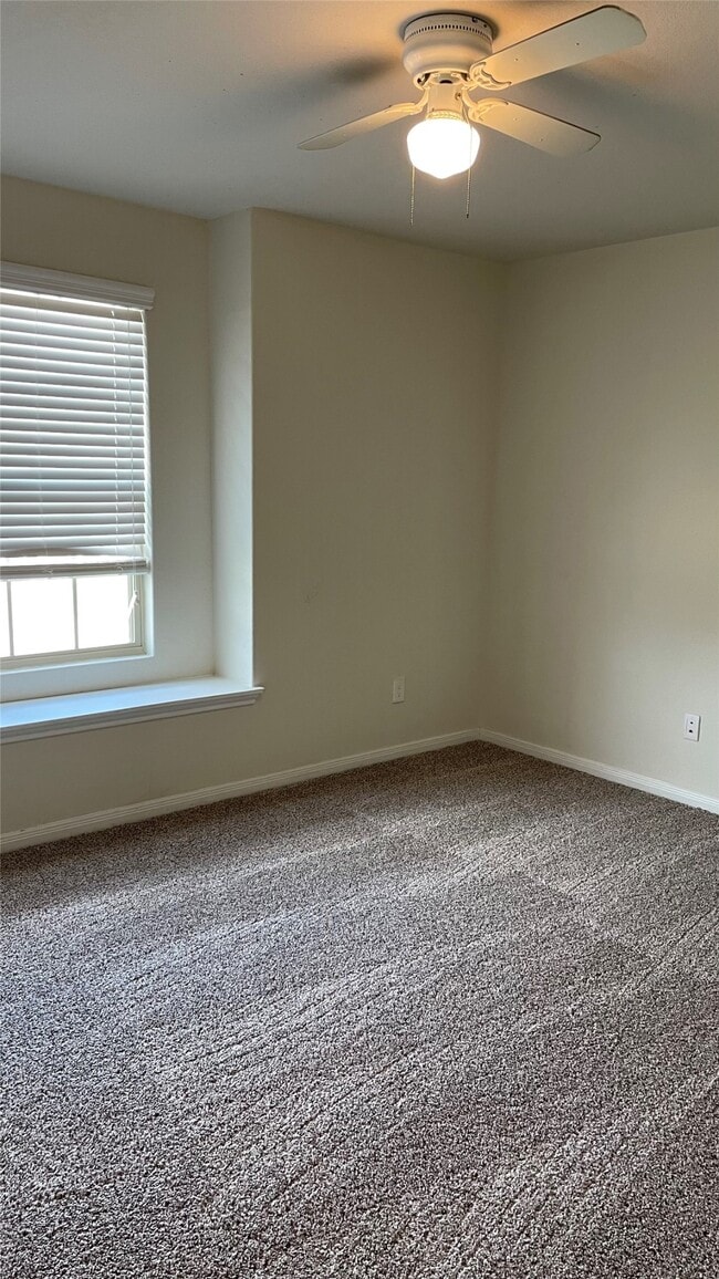 Building Photo - 2522 Bedrock Ln