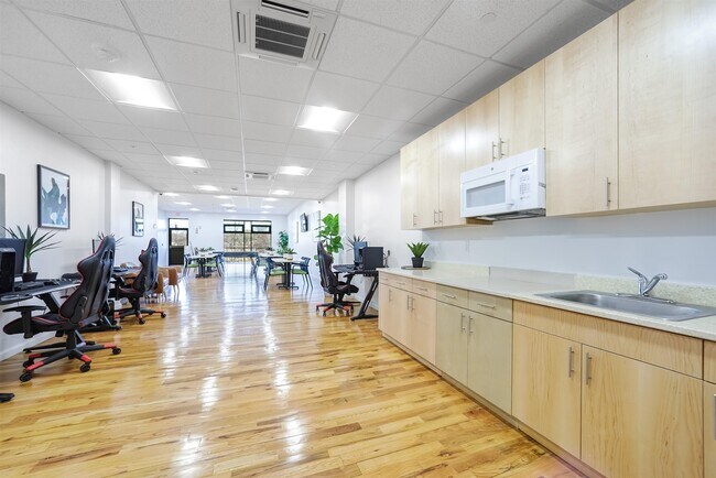 Building Photo - 520 Belleville Ave