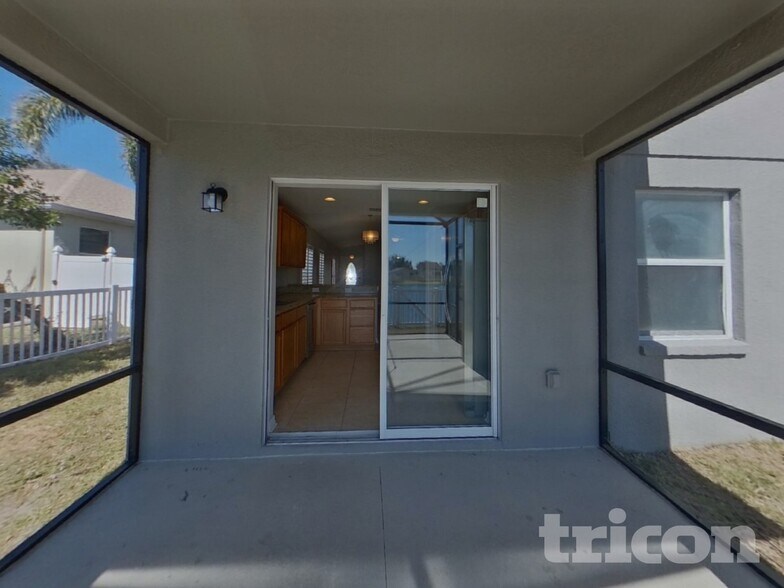 Building Photo - 10109 37th Ct E