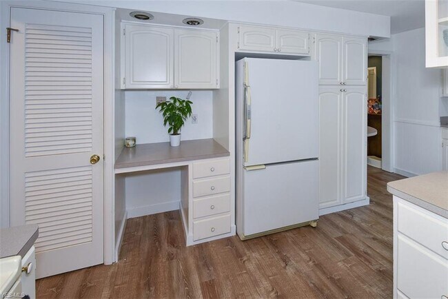 Building Photo - 24735 Twickenham Dr