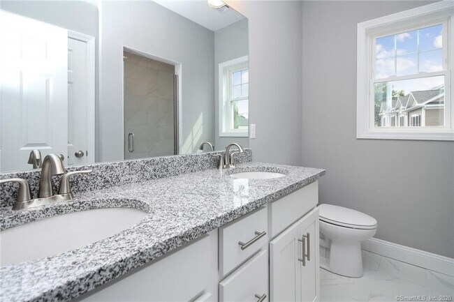 Building Photo - 35 Ringgold St