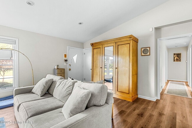 Building Photo - 1515 Vivian Ln