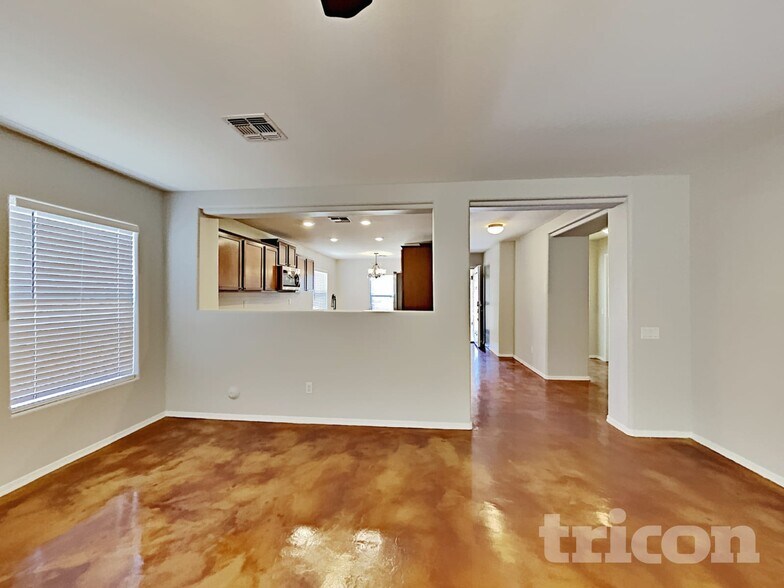 Building Photo - 43683 W Arizona Ave