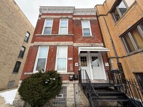 Building Photo - 932 N Richmond St