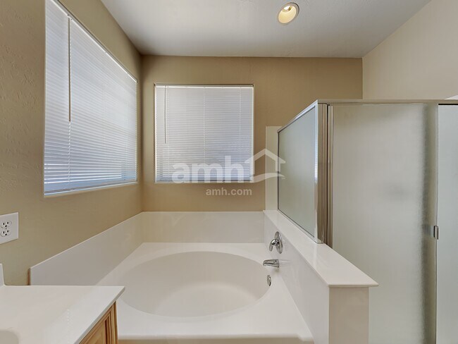 Building Photo - 10146 W Cordes Rd