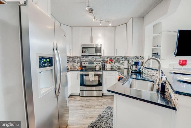 Building Photo - 11741 Summerchase Cir