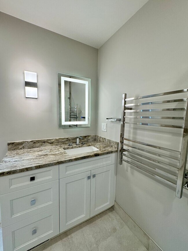 Building Photo - Stunning completely remodeled waterfront P...