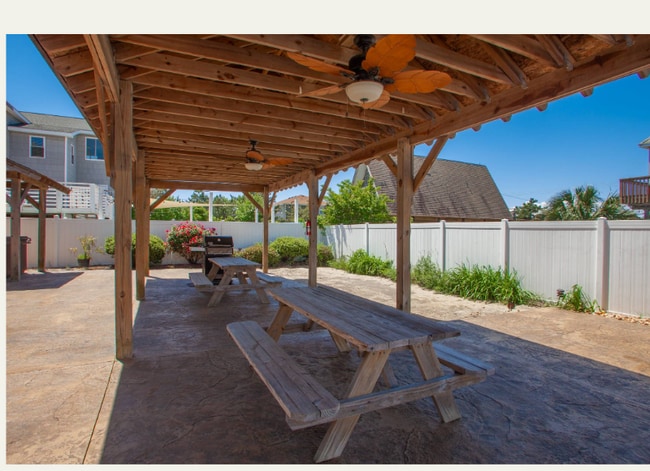 Building Photo - 3109 Sandfiddler Rd