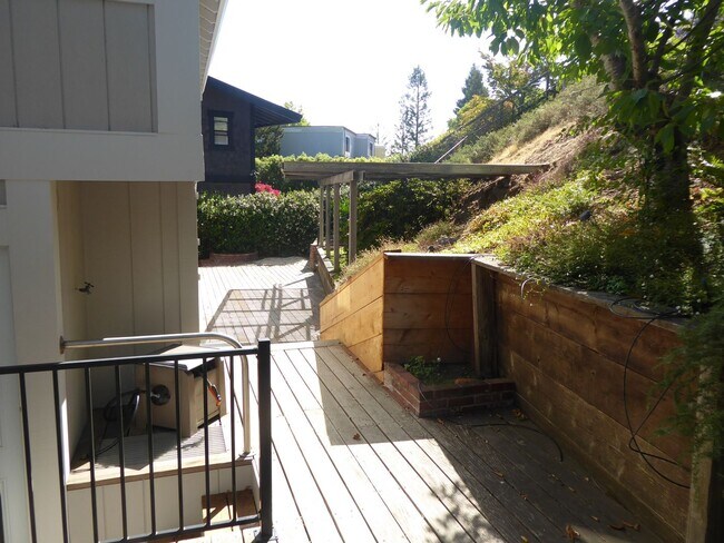 Building Photo - SPACIOUS FOUR BEDROOM / THREE AND HALF BAT...