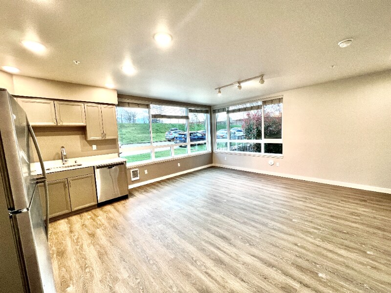 Building Photo - 2330 Yakima Ct